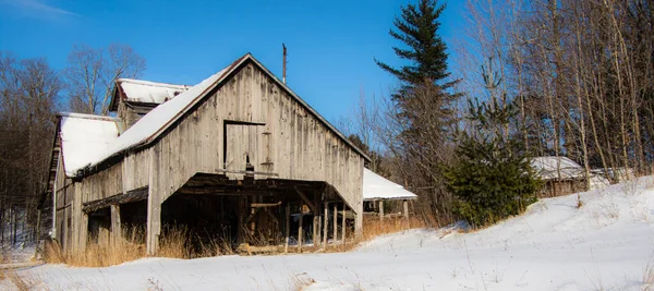 Farm Barn Village Winter — ストック写真