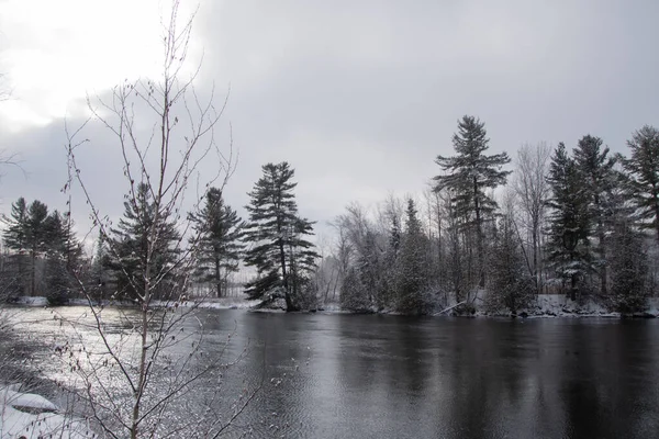 Річка Зимовий Пейзаж — стокове фото