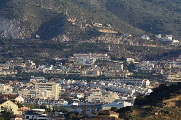 İspanya 'nın Endülüs bölgesindeki Akdeniz şehri Benalmadena' nın mimarisi