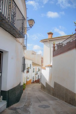 İspanya 'nın eski Almogia kasabasının mimarisi.
