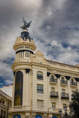 İspanya 'nın Endülüs kentindeki Cordoba şehrinin merkezindeki güzel Tendillas Meydanı manzarası