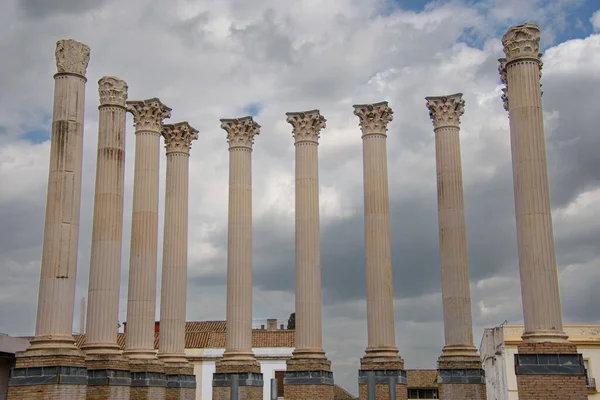 Columnas Del Antiguo Templo Romano Córdoba Andalucía España —  Fotos de Stock