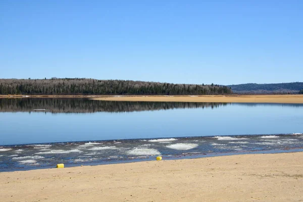 Spring Beautiful Lake Canadian Forest Province Quebec — Foto de Stock