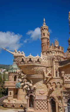 Benalmadena, Endülüs, İspanya 'daki güzel Colomare şatosunun manzarası