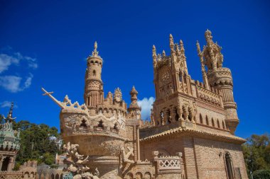 Benalmadena, Endülüs, İspanya 'daki güzel Colomare şatosunun manzarası