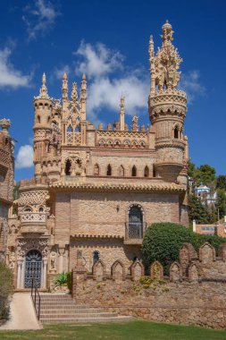 Benalmadena, Endülüs, İspanya 'daki güzel Colomare şatosunun manzarası