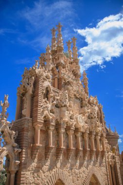 Benalmadena, Endülüs, İspanya 'daki güzel Colomare şatosunun manzarası