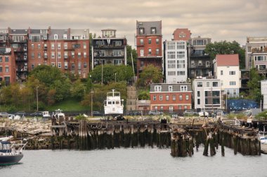 Boston, ABD, CIRCA 2022: Gündüz vakti Boston limanının ayrıntıları.