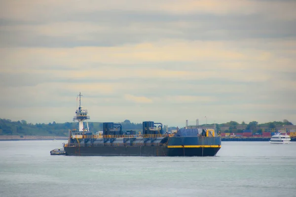 Boston Usa Circa 2022 Grande Péniche Dans Lac Cargo — Photo