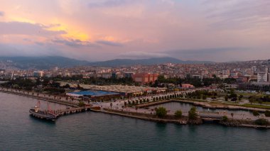 İlkadim, Samsun, Türkiye, Haziran 2022: Samsun İHA 'nın kıyı şeridinde hava görüntüsü, Türkçe 
