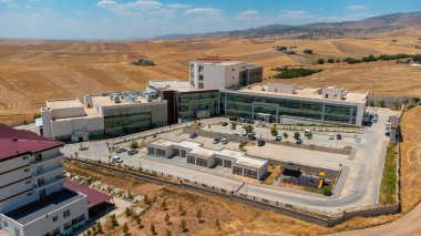 Silvan, Diyarbakır, Türkiye Haziran 2022: Silvan hastanesinin havadan ve yandan çekimi, burası 