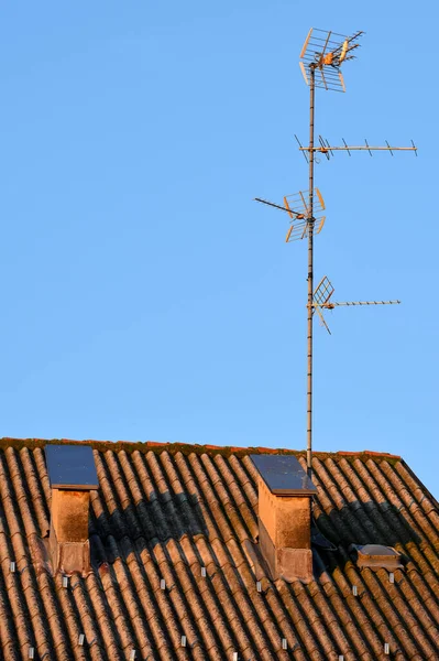 Techo Con Chimeneas Antena — Foto de Stock