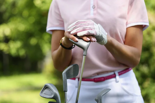 Cropped picture of woman in outfit — Stockfoto