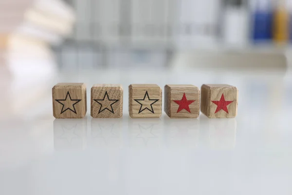Stjärnor med negativa recensioner och kvalitet på servicen närbild — Stockfoto