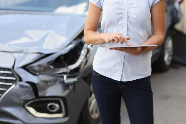 Schadensmeldung am Auto nach Unfall. — Stockfoto