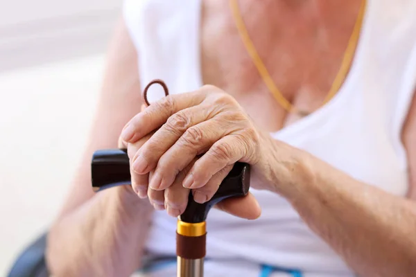 Hände Einer Alten Frau Stock Soziale Garantien Werden Durch Den — Stockfoto