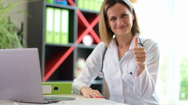 Portrait Happy Smiling Female Practitioner Showing Thumb Gesture Cheerful Doctor — Fotografia de Stock