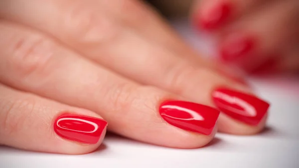 Close Woman Hand Stylish Red Shiny Smooth Manicure Beautiful Female — Stock Photo, Image