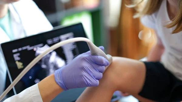 Close Specialist Making Ultrasound Diagnostics Knee Joint Little Child Doctor — Fotografia de Stock