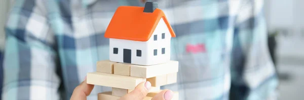 房地产保险和安全住房建设 家庭保护概念 — 图库照片