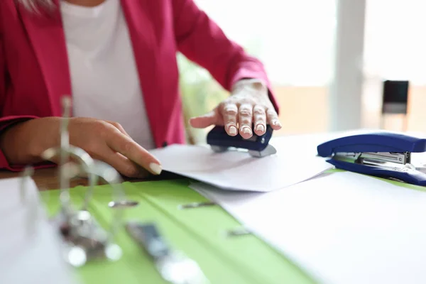 Female Hands Punching Holes Puncher Documents Office Stationery Concept — Stock Photo, Image