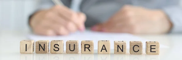 Agent Assurance Remplit Formulaire Assurance Bureau Concept Assurance Médicale Habitation — Photo