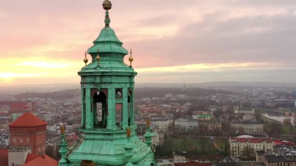 Old Europe Castle, Fortress Aerial View Cityscape. Poland, Krakow. — Vídeo de stock