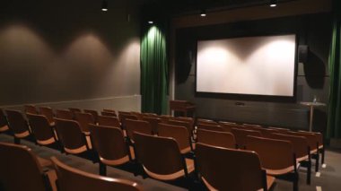 Küçük Eski Boş Sinema Salonu.