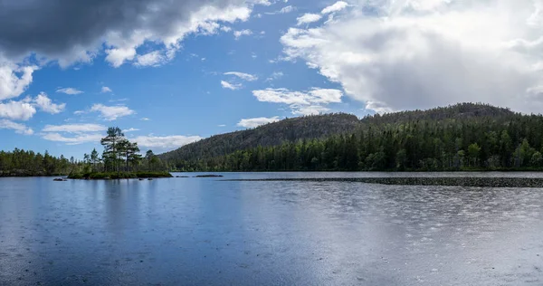 Serene Reflecting Lake Tarnattvattnen Remote Hiking Resting Cottage Skuleskogen National — Stock Photo, Image