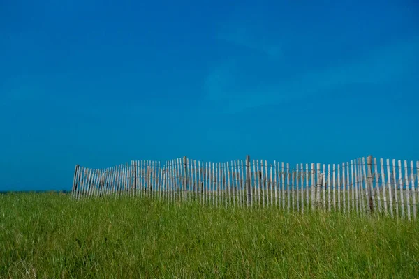 Dřevěný Plot Pozadí Oblohy Ostrově Nantucket — Stock fotografie