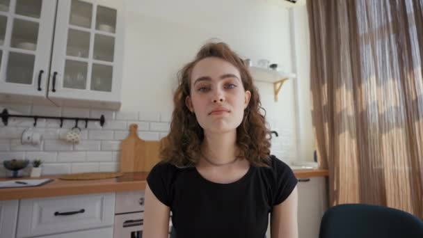 Cheerful Woman Talks Relative Video Call Distracted Boyfriend Man Comes — Stockvideo