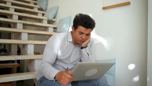 Sleepy Man Looks Screen Laptop Listening Online Lesson Tired Student — 비디오