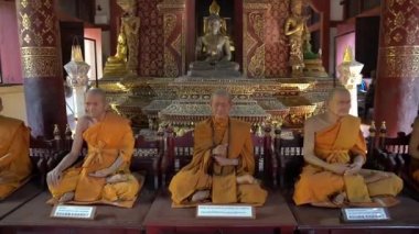 Wat Phra Singh Tapınağı 'nda balmumu keşişler, Tayland