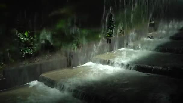 Night Fountain Form Bowl Which Water Flows Galitskogo Park Krasnodar — стоковое видео