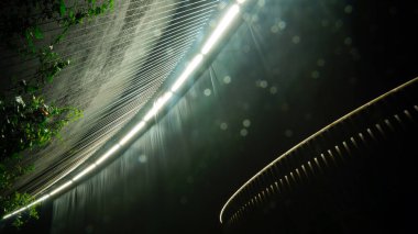 Krasnodar 'daki Galitskogo Parkı' ndan akan bir kase şeklinde gece çeşmesi.