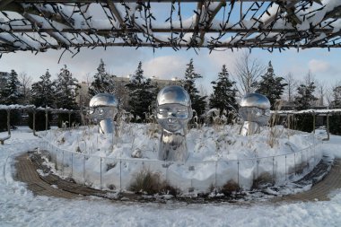 Galitskogo Park, Krasnodar 'da ayna sanat heykeli kurulumu 