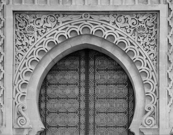 Παραδοσιακή Και Χειροποίητη Πόρτα Του Μαρόκου Μαύρο Και Άσπρο — Φωτογραφία Αρχείου