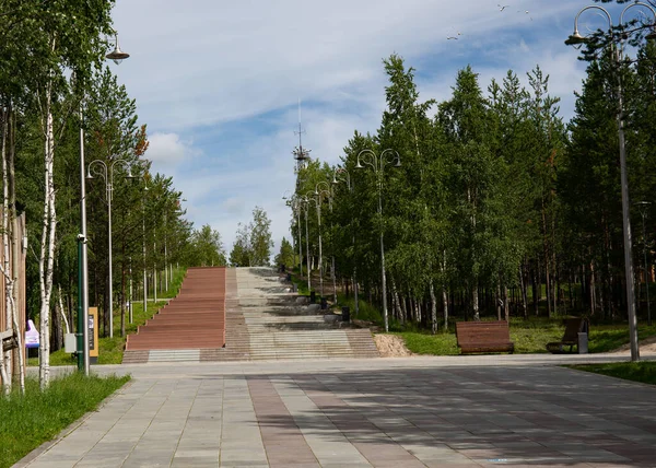 Centrální Ulička Centrálním Parku Města Noyabrsk — Stock fotografie
