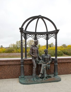 Tyumen Nehir Tur seti üzerinde güzel bronz levrek rahatlığı