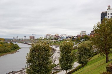 Tyumen Nehri 'nin güzel granit seti.