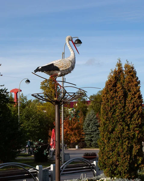 Tyumen Bulvarı 'ndaki güzel heykel.