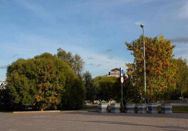 Hermoso Camino Plaza Central Ciudad Tyumen — Foto de Stock