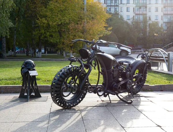 Hermosa Escultura Tsvetnoy Boulevard Tyumen —  Fotos de Stock