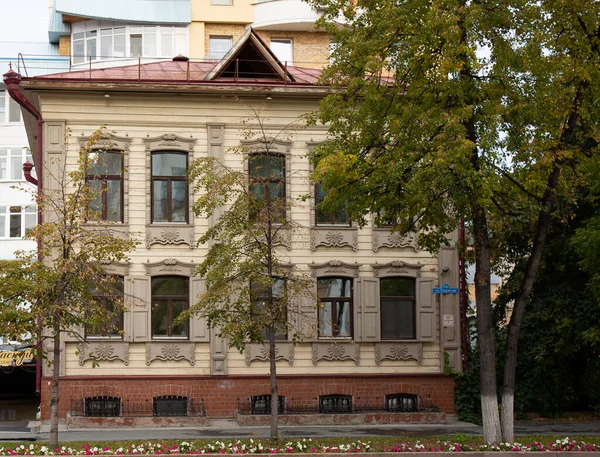 Όμορφο Κτίριο Στο Κέντρο Του Tyumen — Φωτογραφία Αρχείου