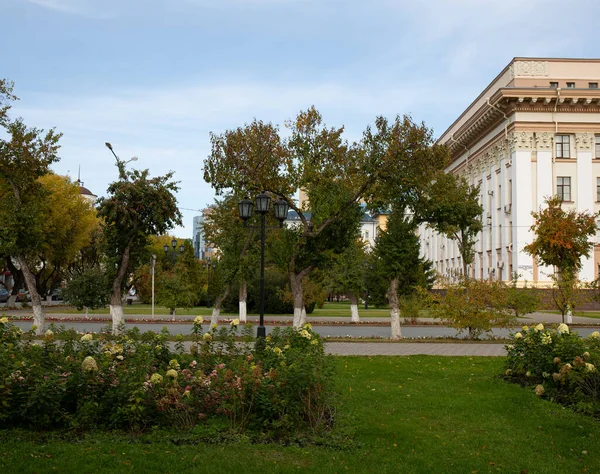 Ein Schöner Weg Auf Dem Zentralen Platz Der Stadt Tjumen — Stockfoto