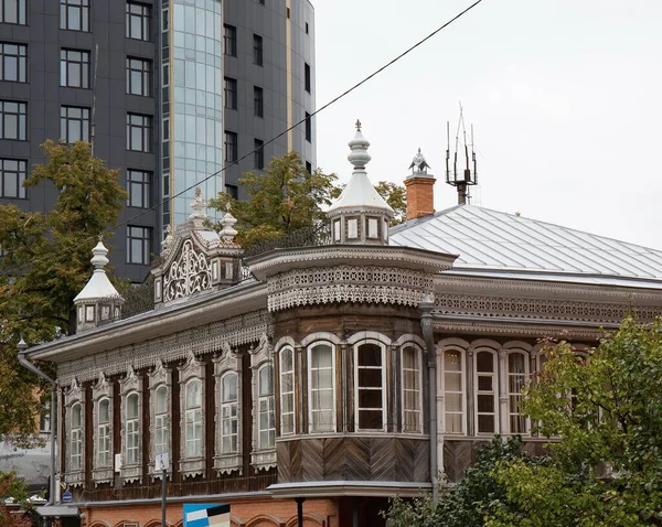 Piękny Stary Dom Centrum Tyumen — Zdjęcie stockowe