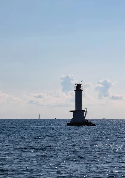 Schöner Leuchtturm Der Bucht Von Noworossijsk Einem Sonnigen Tag — Stockfoto