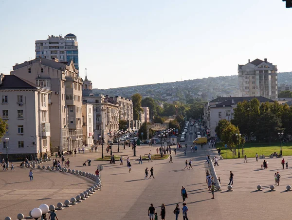 Vista Los Hermosos Edificios Terraplén Ciudad Novorossiysk —  Fotos de Stock