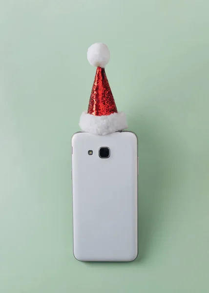 Téléphone Avec Des Boules Noël Sur Fond Vert — Photo