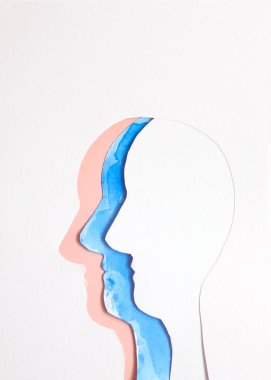 Akıl Sağlığı Bozukluğu Konsepti. Bipolar Bozukluk Kişisi. Dengesiz Psikopat. Kağıt Kesiği Katmanları İnsan Başı Farklı Duyguları Sunar.